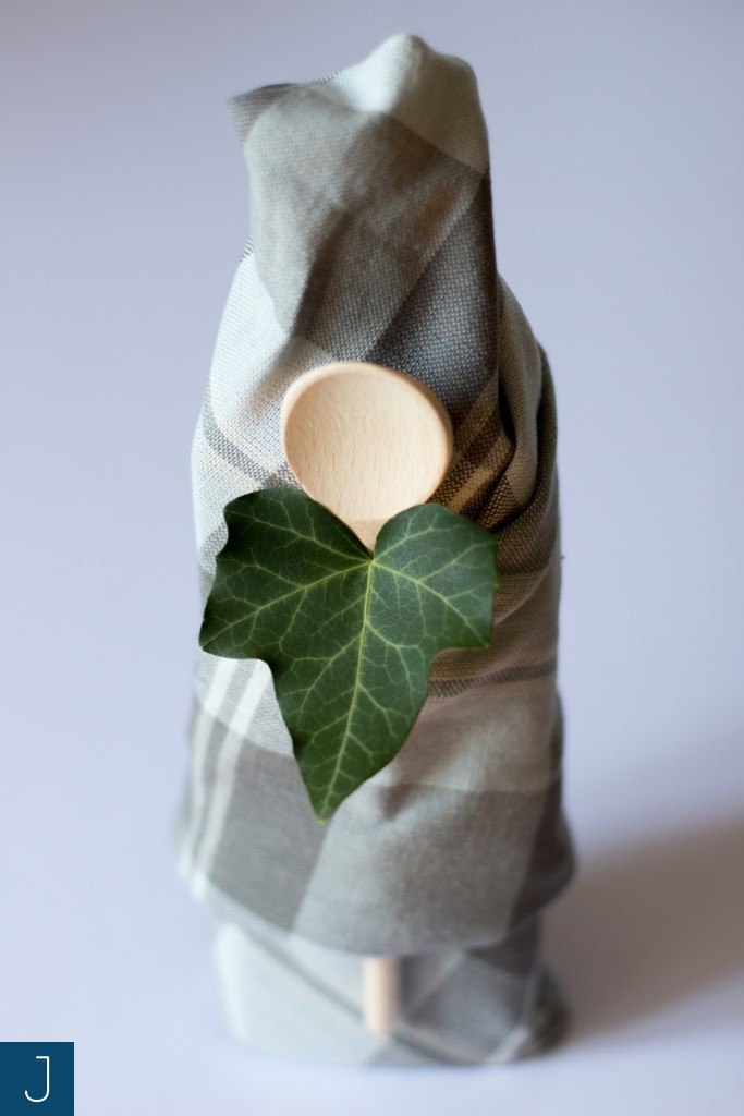 Pakowanie prezentów - łyżka i tkanina | Justine Crafts