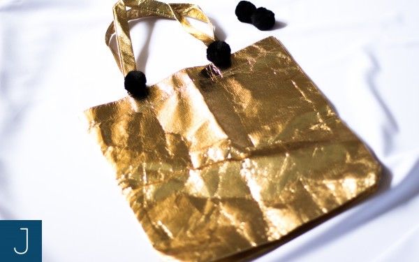 Futrzane kulki - złota torba | Justine Crafts