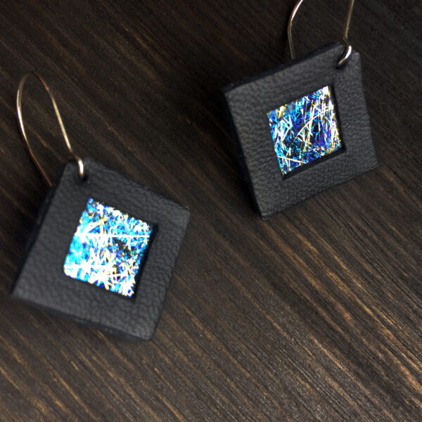 Kolczyki wiszące kwadratowe 2 cm | Justine Crafts Jewelry