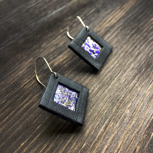 Kolczyki wiszące kwadratowe 2 cm | Justine Crafts Jewelry