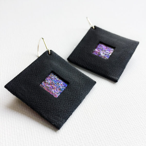 Kolczyki wiszące kwadraty ze skóry 3 cm | Justine Crafts Jewelry