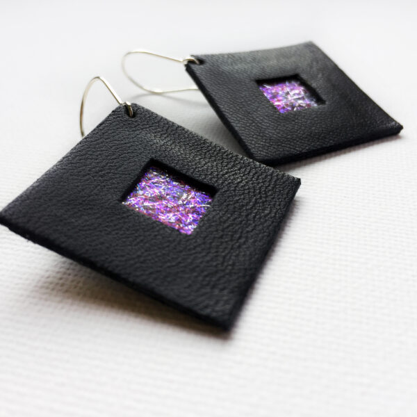 Kolczyki wiszące kwadraty ze skóry 3 cm | Justine Crafts Jewelry