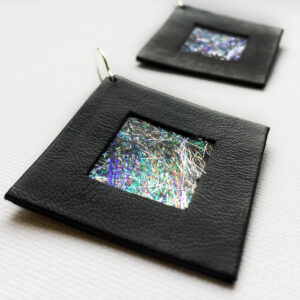 Kolczyki wiszące w kształcie kwadratu 4 cm | Justine Crafts Jewelry
